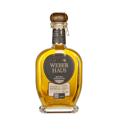 Garrafa de Cachaça Weber Haus Extra Premium 6 Anos 750ml, envelhecida em carvalho francês e bálsamo.