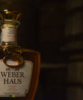 Garrafa de Cachaça Extra Premium Weber Haus 8 Anos, edição limitada.