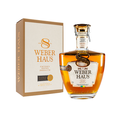 Cachaça Extra Premium Weber Haus 8 anos, com embalagem.